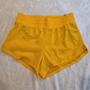 DSG STRIDE HIGH-RISE SHORTS WOMENS SMALL UNIVERSITY GOLD New Sports Workout